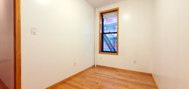 Building Photo - 224 Metropolitan Ave