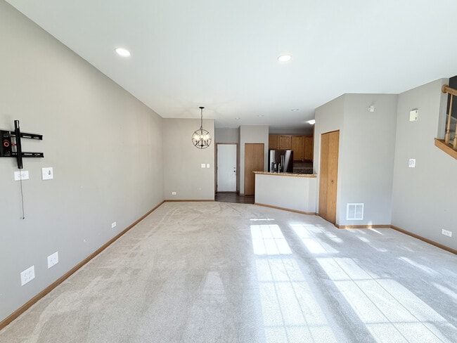 Building Photo - 239 Springbrook Trail S