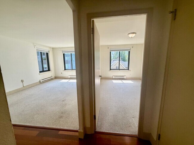 Building Photo - Decatur Condominiums - First Hill