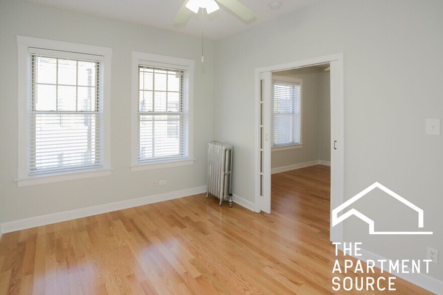 Building Photo - 1954 W Winona St