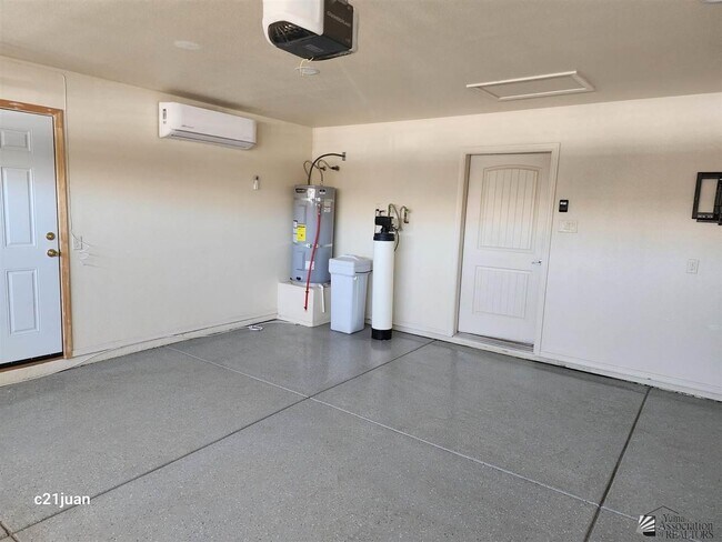 Building Photo - 3988 E Hoyos St