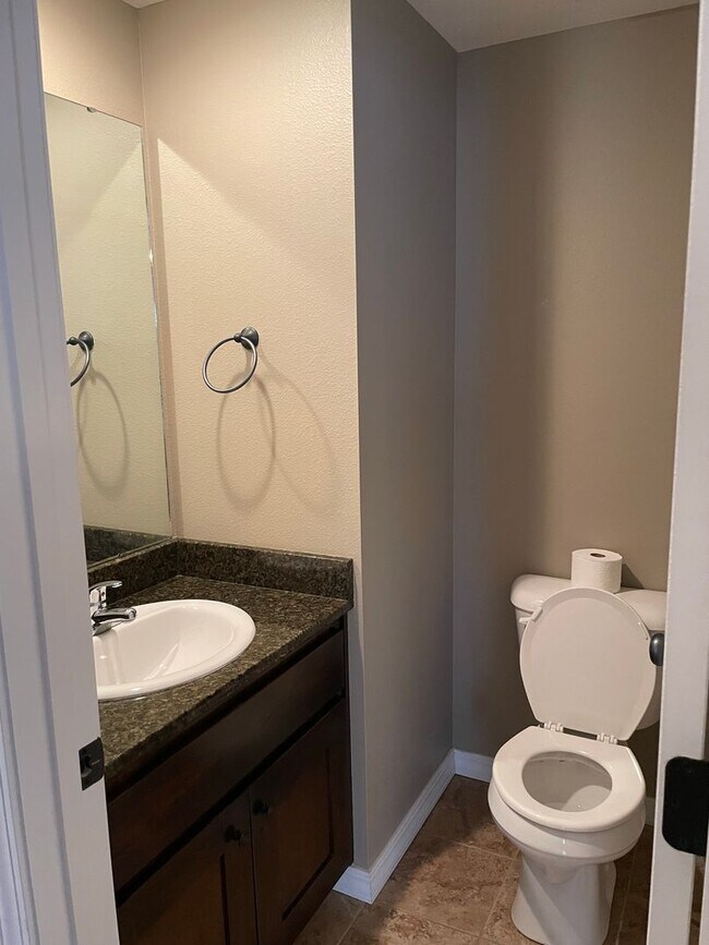 Building Photo - Beautiful all brick 4 bedroom home!