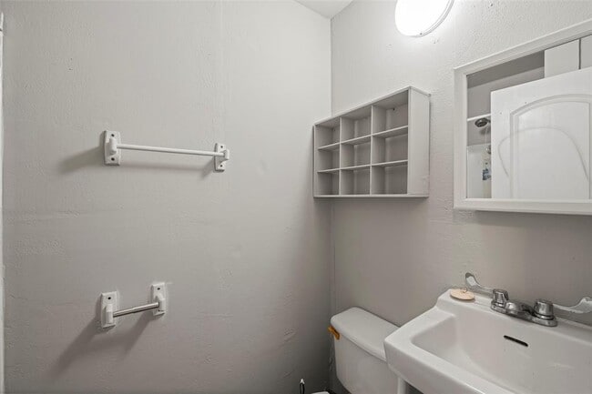 Building Photo - 510 Munger St