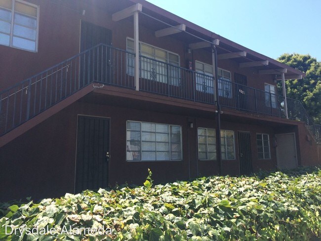 Primary Photo - 2043 Buena Vista Ave