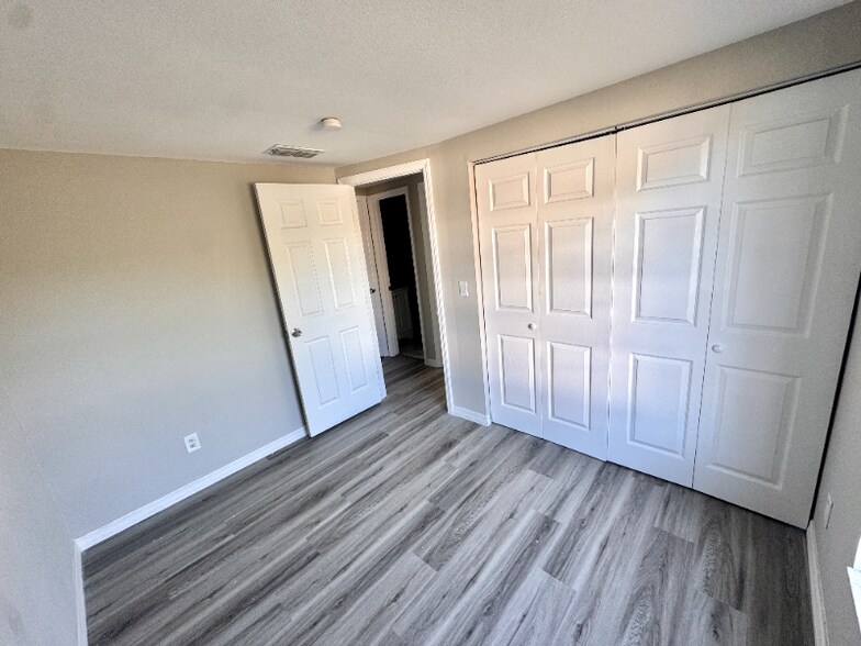 Building Photo - 5928-5930 13th St Ct E