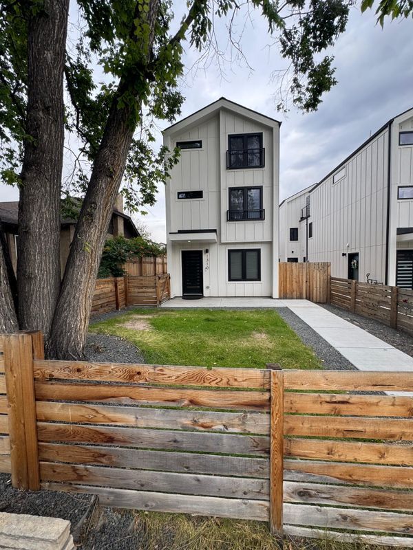 Building Photo - 1310 Zenobia St