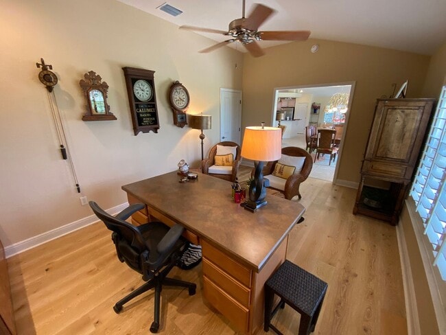 Building Photo - Exquisite - Turnkey, 3 bed + 2 1/2 Bath + ...