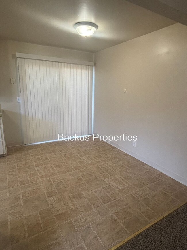 Building Photo - 476 Belmont Dr