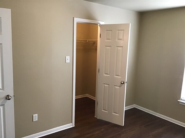 Building Photo - 3723 Holden Ct