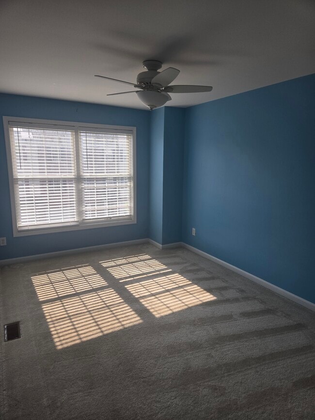 Building Photo - 123 Pumpkin Patch Ln