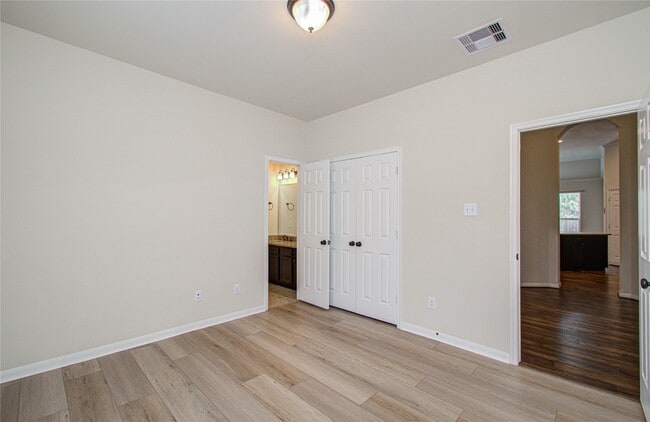 Building Photo - 28666 Pleasant Forest Dr