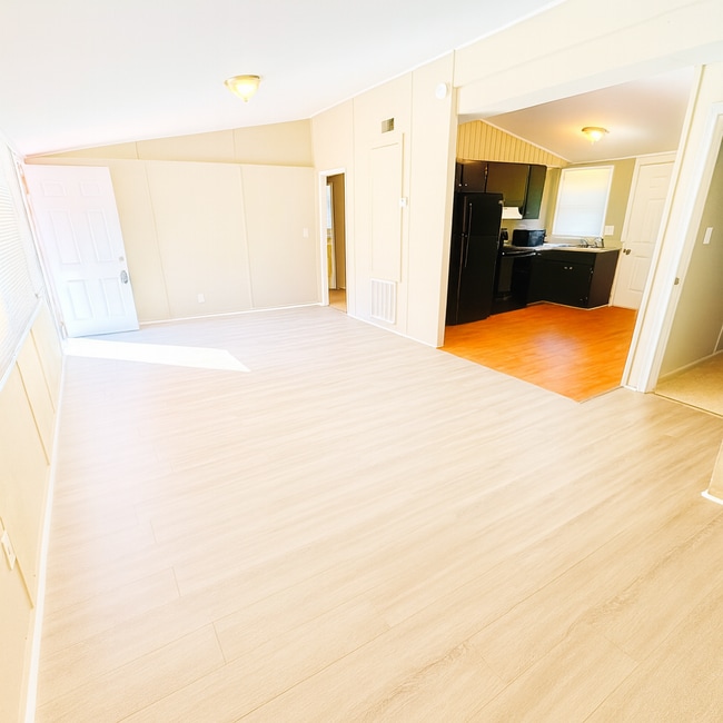 Building Photo - 4029 Pershing Ave