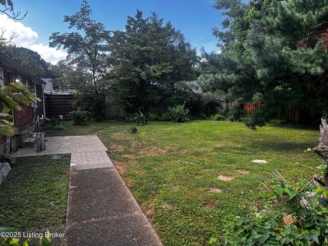 Building Photo - 607 Southview Dr