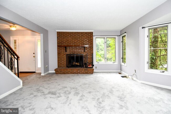 Building Photo - 2062 Farragut Dr