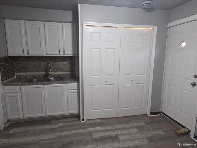 Building Photo - 3053 Tillman St