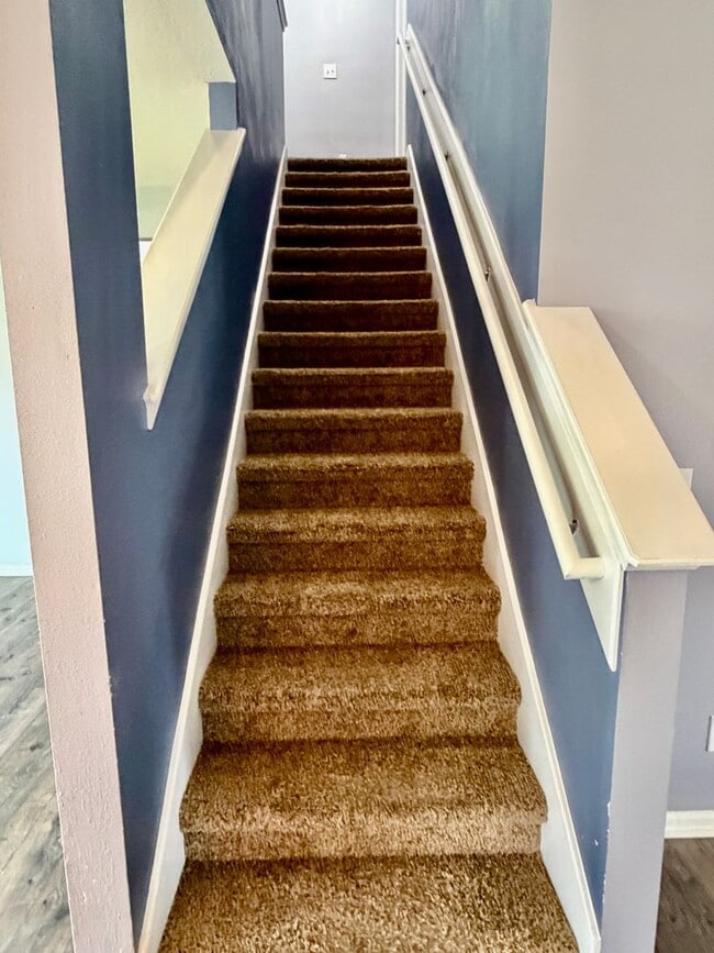 Building Photo - Spacious 5 Bedroom, 3 Bathroom Home with Flex Room, Loft & Pond View