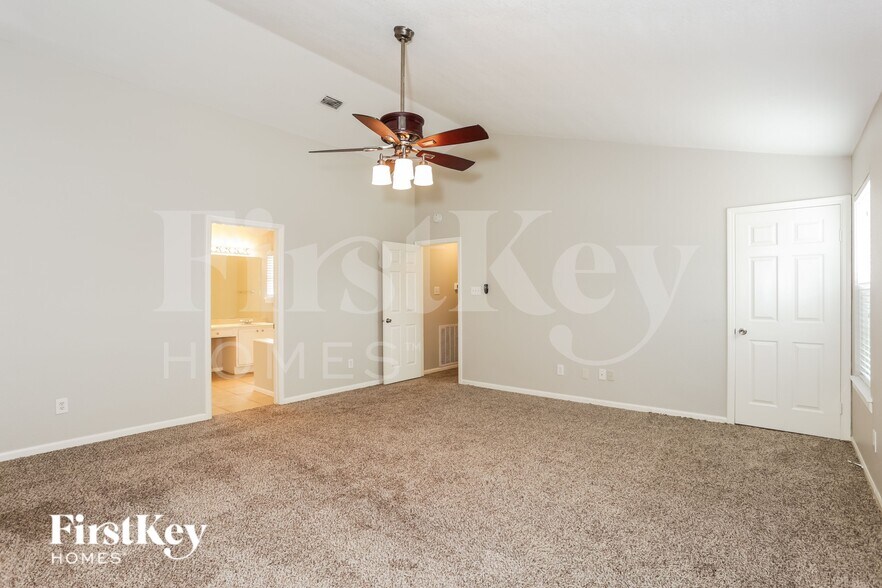 Building Photo - 2345 Kildeer Trail