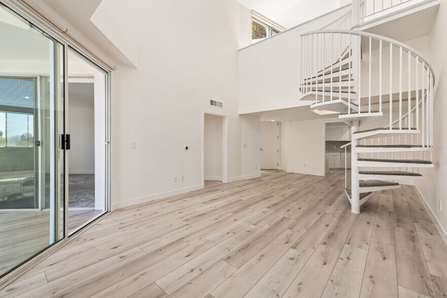 Building Photo - 171 N Church Ln