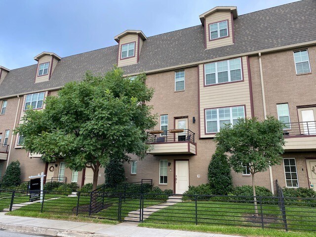 Building Photo - 5820 Bryan Pkwy