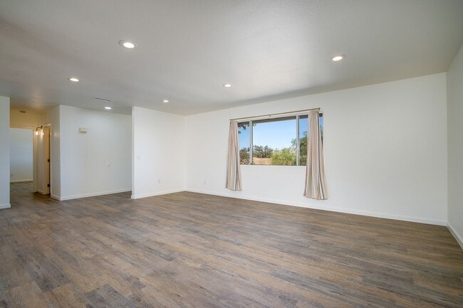 Building Photo - 3 Bedroom, remodeled home in the heart of Joshua Tree