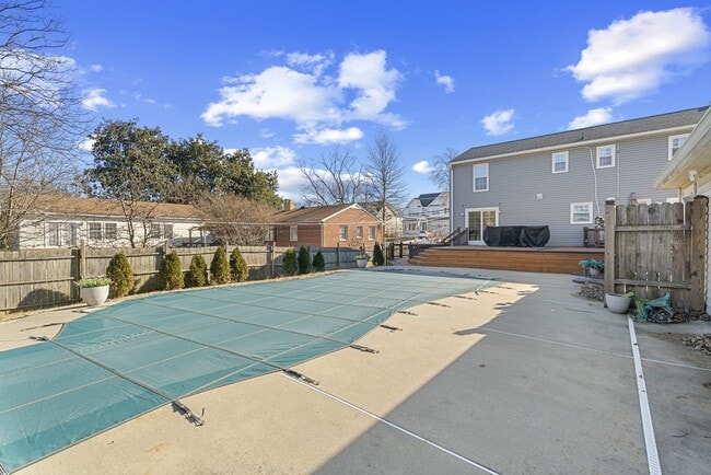 Building Photo - 3100 Franklin St