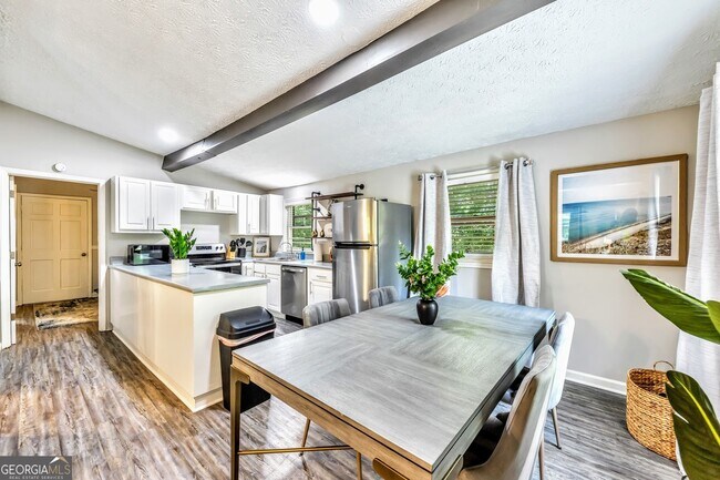 Building Photo - 165 Cole Lake Rd