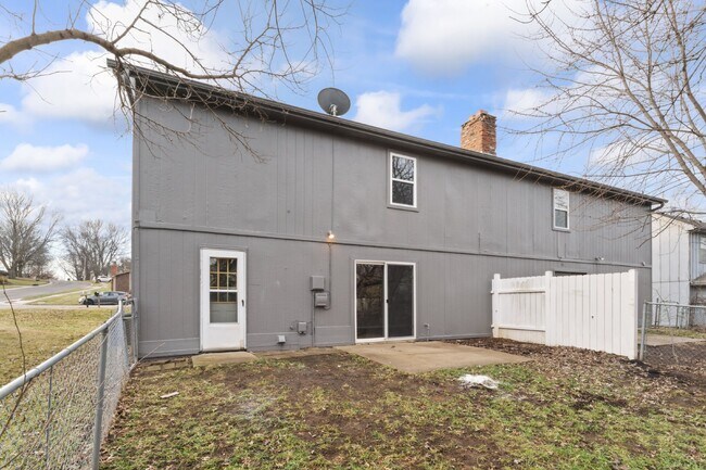 Building Photo - 16104 W 141st Terrace