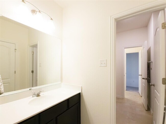 Building Photo - 627 Pheasant Hill Ln