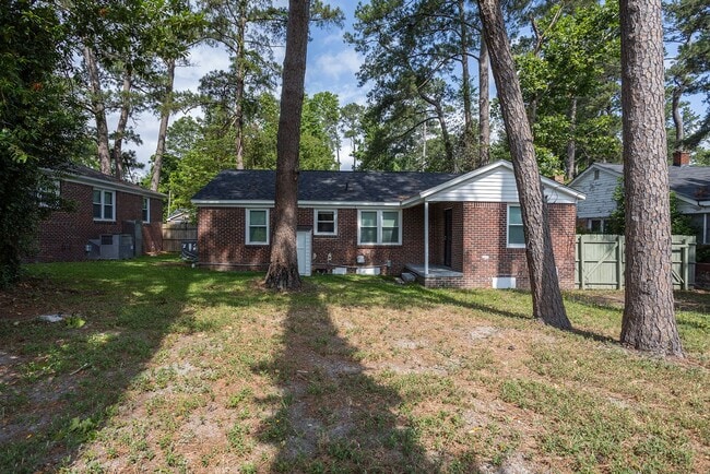 Building Photo - Welcome to this beautiful newly renovated ...