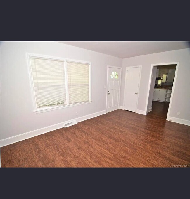Building Photo - 3927 Glenville Ave