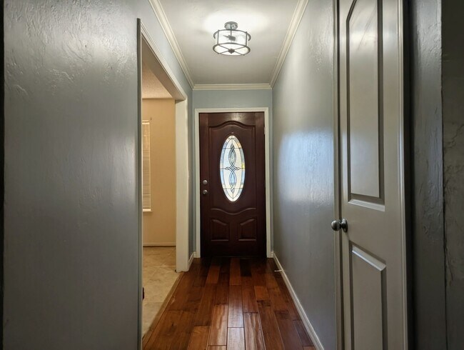 Building Photo - Spacious 4-Bed Home in Bethany with Solar Panels!