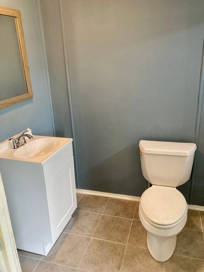 Building Photo - Conveniently Located in Trenton South Caro...