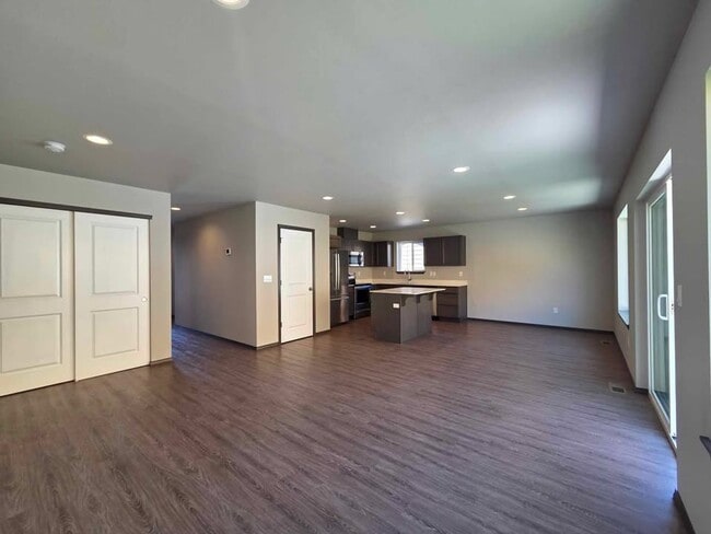 Building Photo - Gorgeous, 3 Bed, 2 Bath HOUSE in Coveted East Wenatchee!