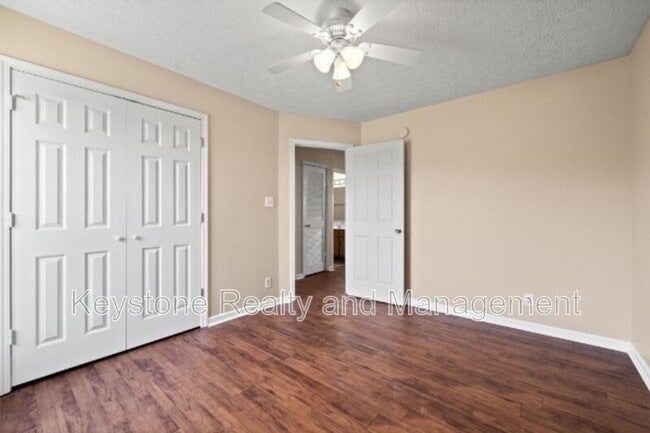 Building Photo - 308 Thompsonville Ln