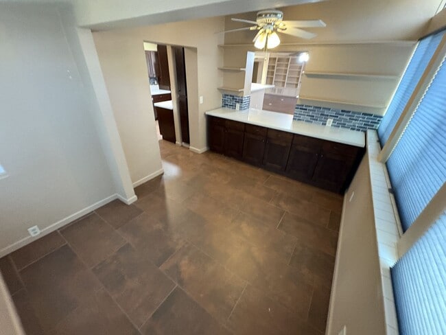Building Photo - Highly sought community of Colonia Verde