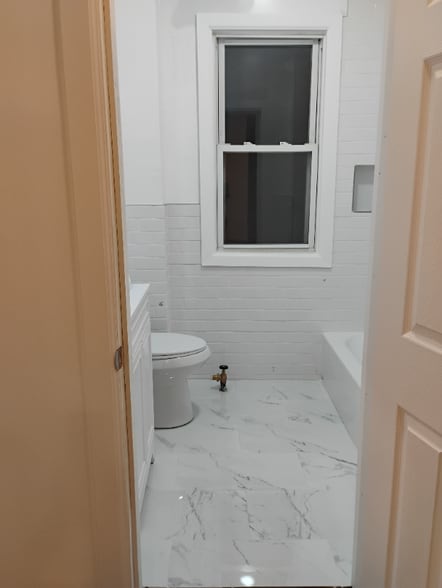 Building Photo - 56 Lenox St