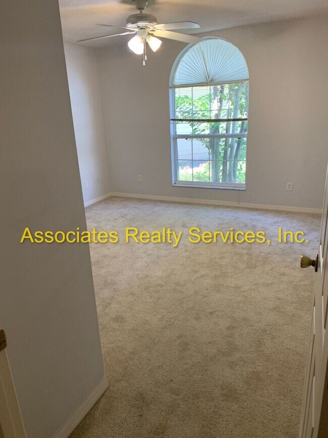 Building Photo - Cute home in Patio Homes of West end!