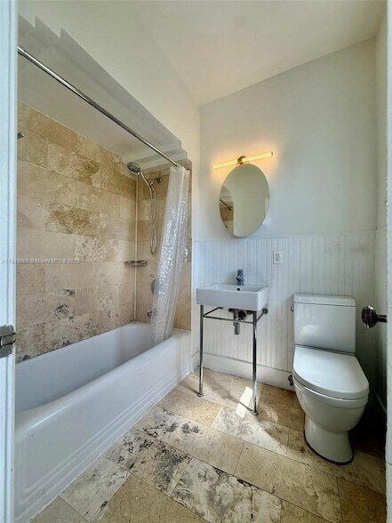 Building Photo - 4035 Meridian Ave