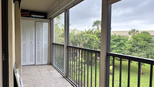 Building Photo - 5130 Las Verdes Cir