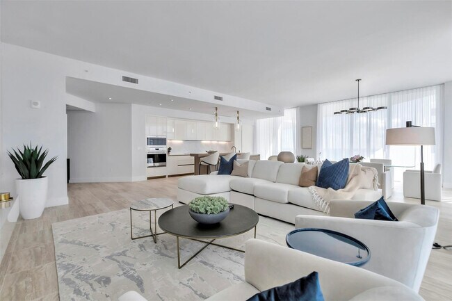 Building Photo - 525 N Fort Lauderdale Beach Blvd