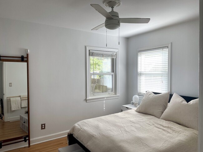 Building Photo - 1614 E 50th St