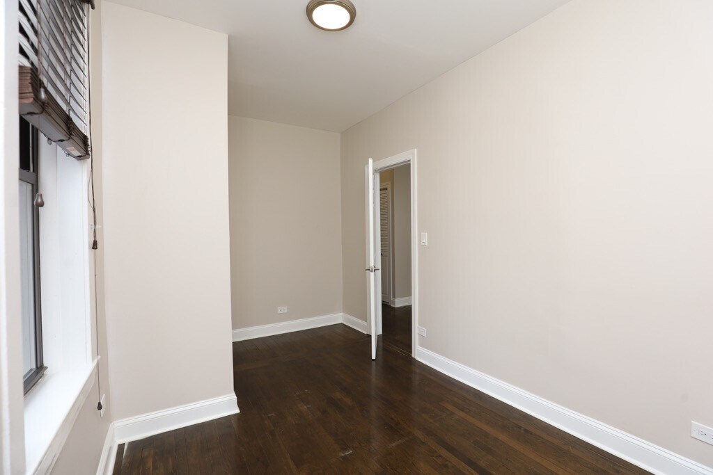 Building Photo - 2019 N Hoyne Ave