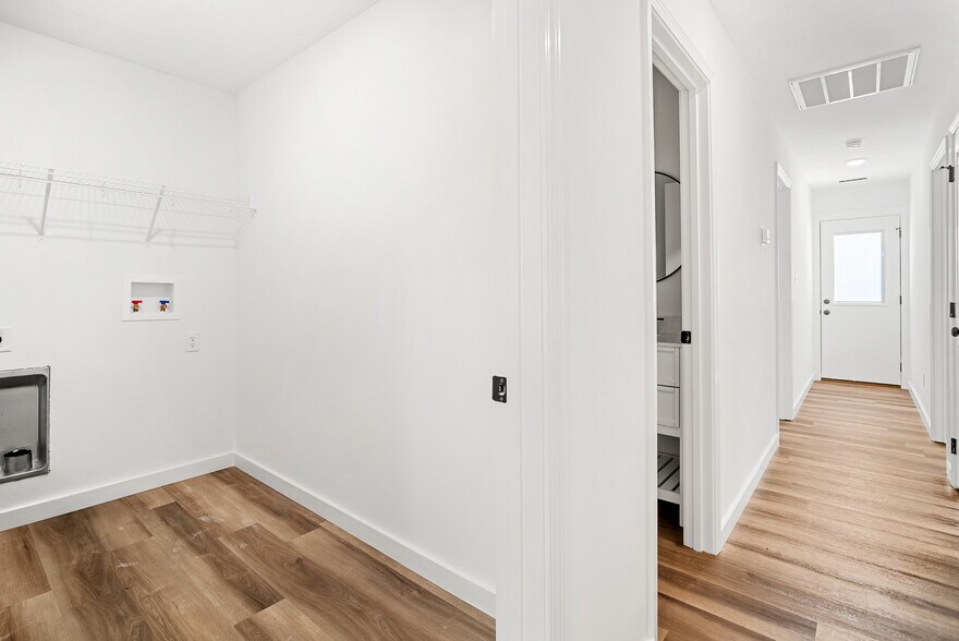 Building Photo - 212 Avenue C