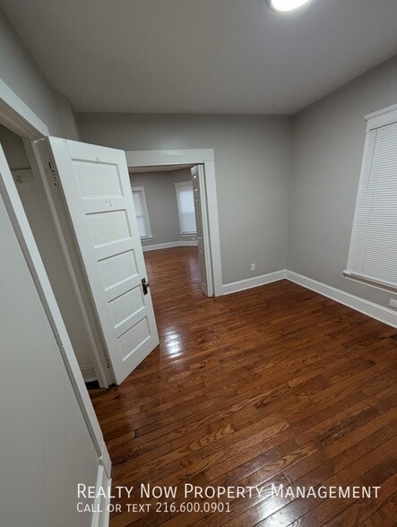 Building Photo - 1434 W 112th St