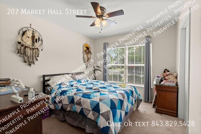 Building Photo - 207 Market Hall St