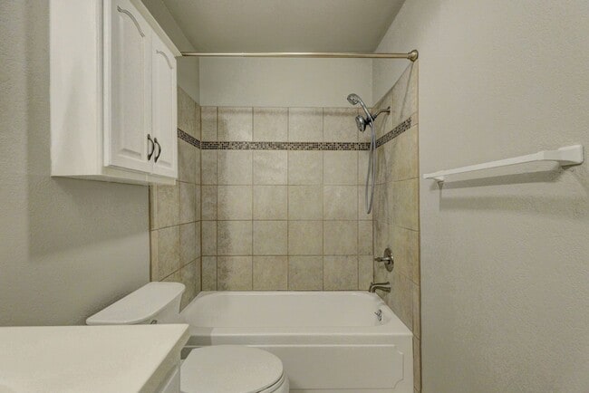 Building Photo - 3 bed 2 bath home in MWC