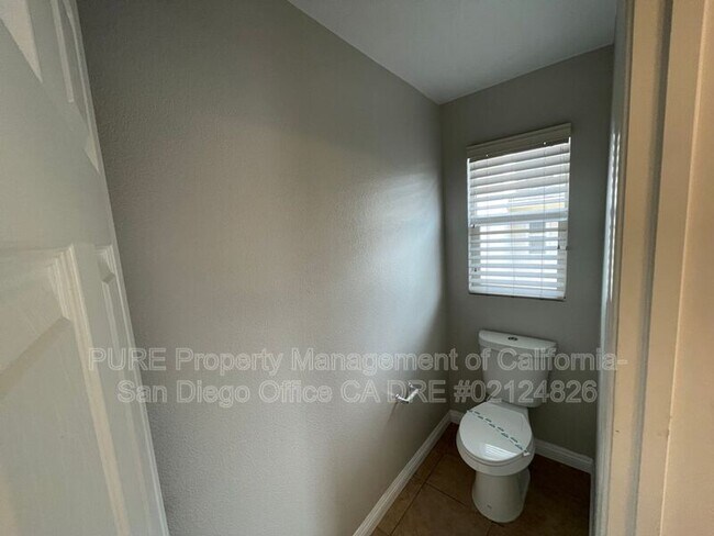 Building Photo - 1644 Moonbeam Ln