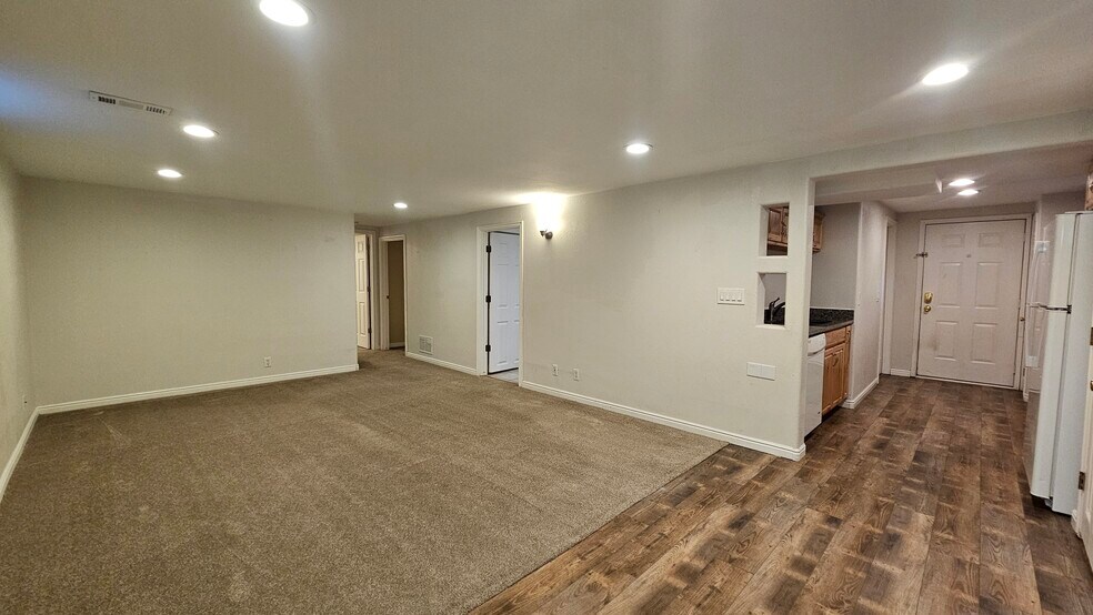 Building Photo - 512 E 5900 S