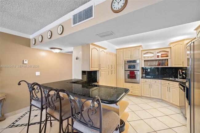 Building Photo - 3725 S Ocean Dr