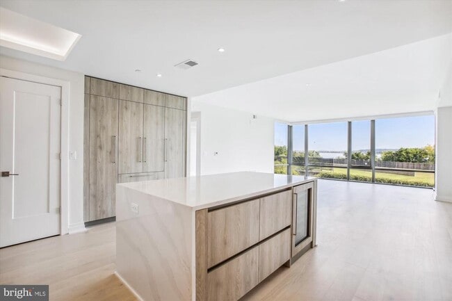 Building Photo - 1201 N Royal St